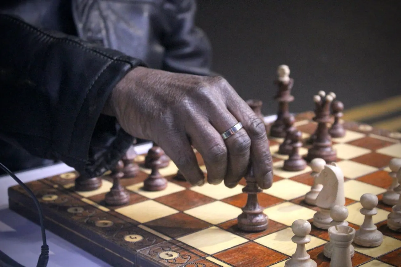 The Chessmaster of Woodlands Road