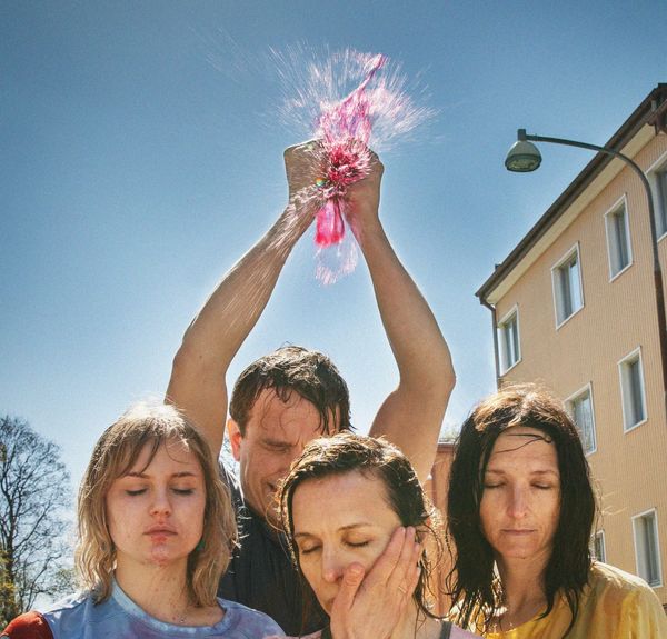 Sommaren fortsätter och det gör även Konträr