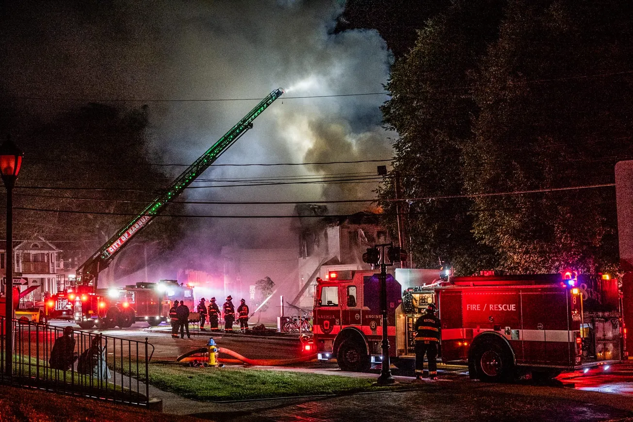 At least two fatalities in early morning Nashua apartment fire