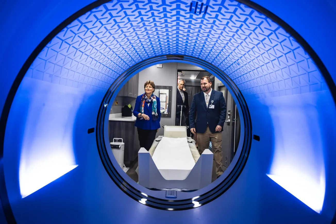 Sen. Shaheen tours new PET/CT system at Southern New Hampshire Medical Center