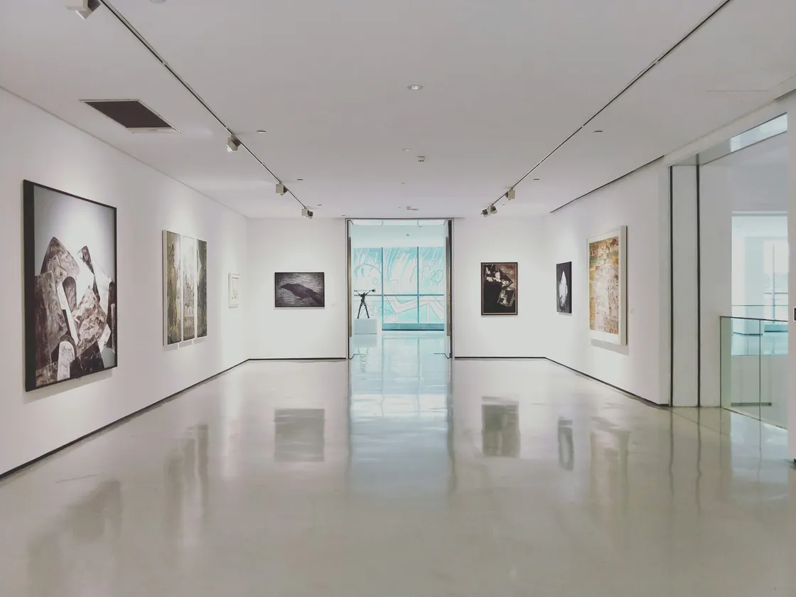 Art and Interpretation — How Explanation Shapes the Encounter