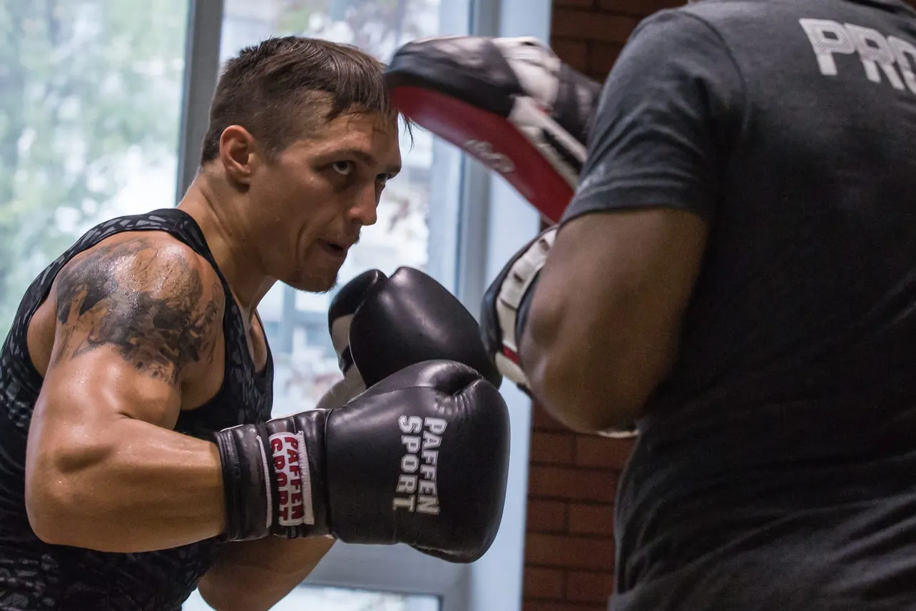 Combat Perspective: Usyk's Discipline and Undefeated Journey