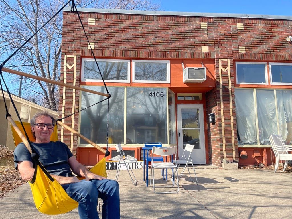 🧵 SKY Chairs HQ moves in