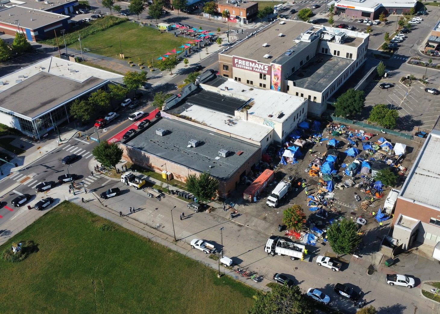 🚨 Eight wounded in Monday night shooting at 28th and Lake encampment