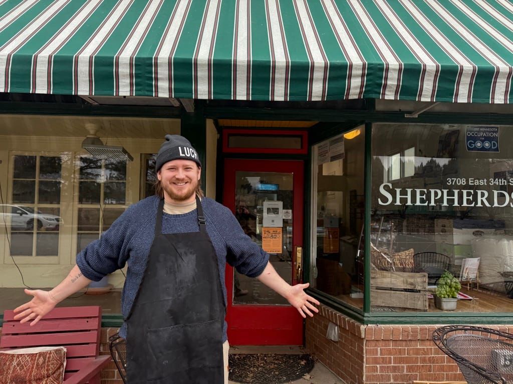 🥪 Shepherd's Table adding a dining room next door