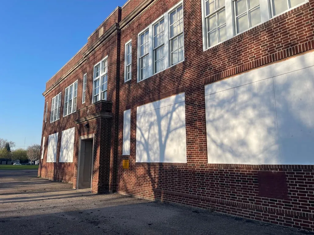 🏫 Vacant Cooper School boarded up to deter intruders
