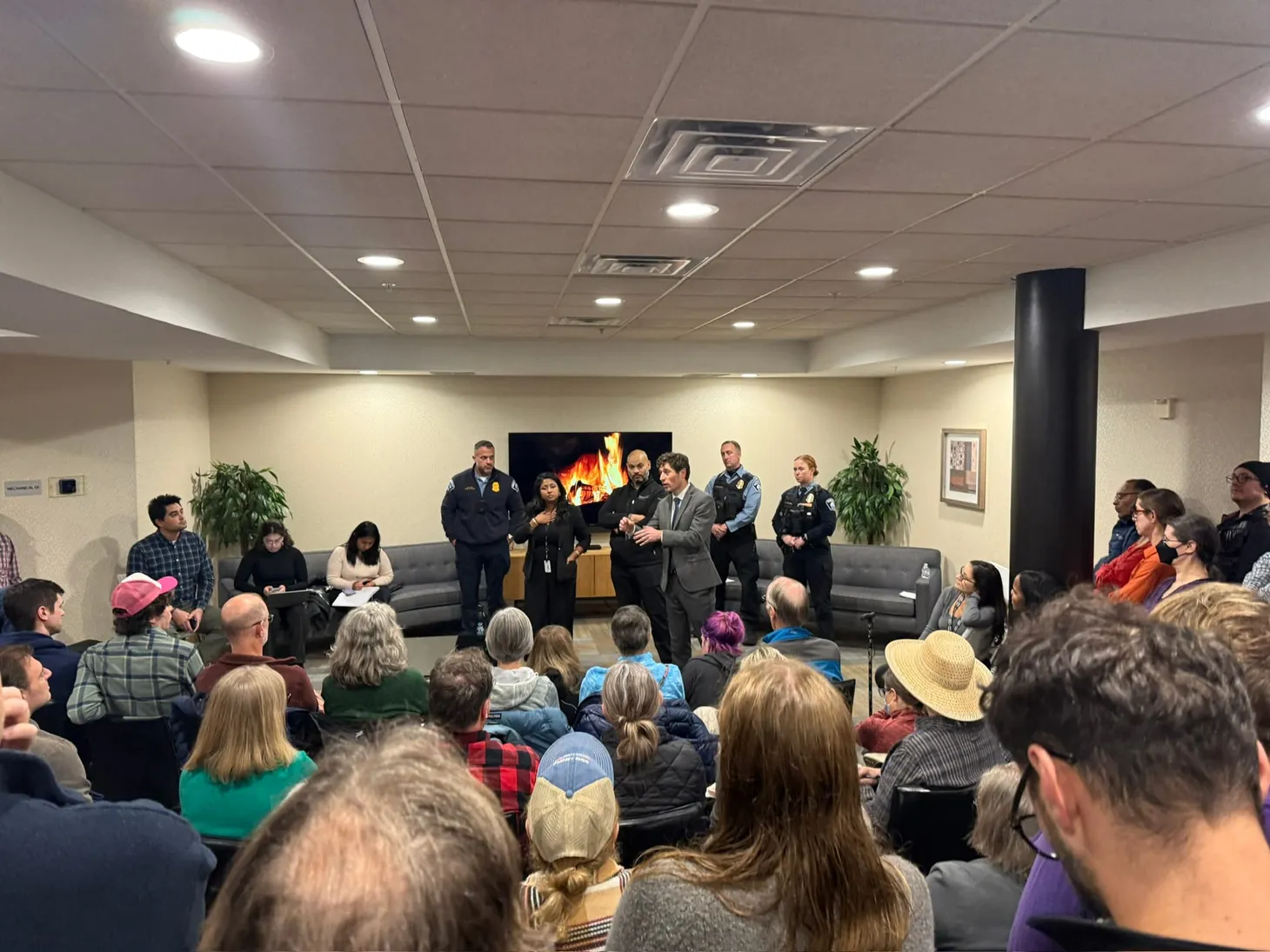 👥 Tense neighborhood meeting reflects mounting concerns over safety around 46th and Hiawatha