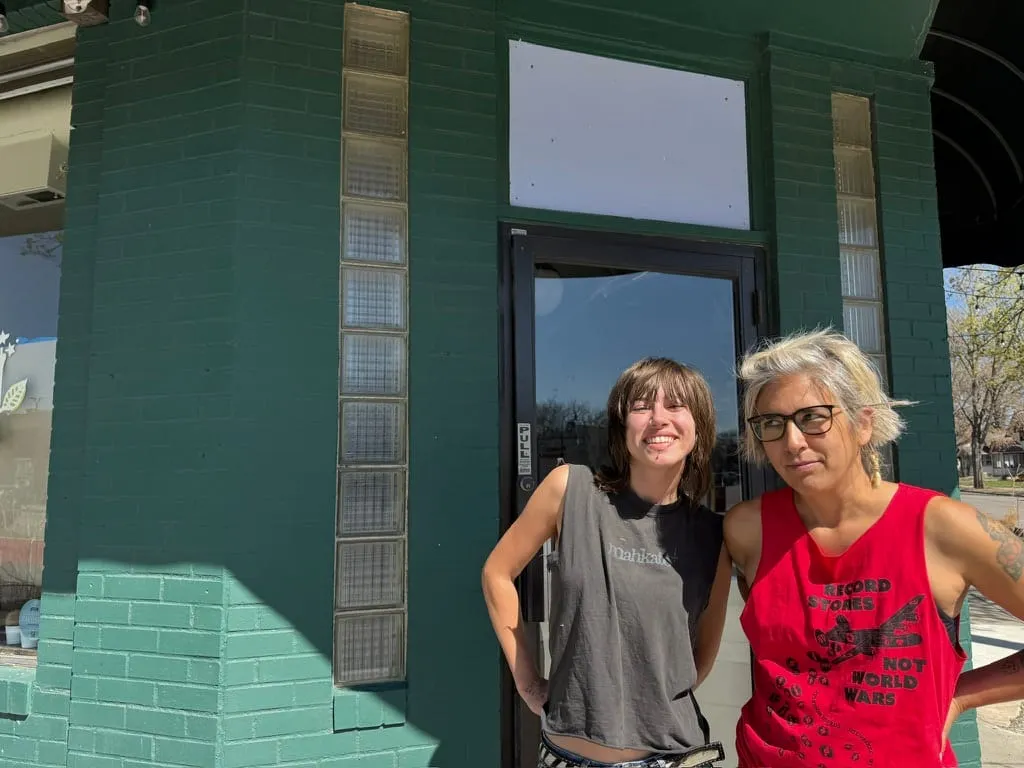 ☕️ "Ducks on Lake" coffee shop opening in the former Milkweed space