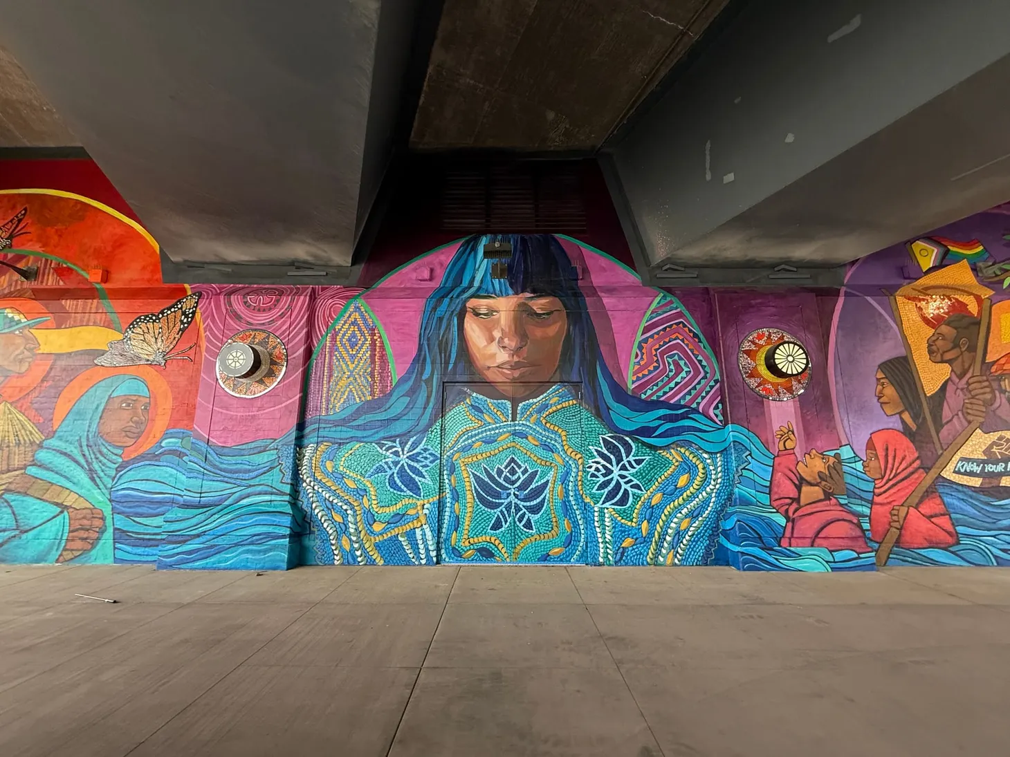 🎨 Was Banksy admiring the new Hi-Lake murals this fall?