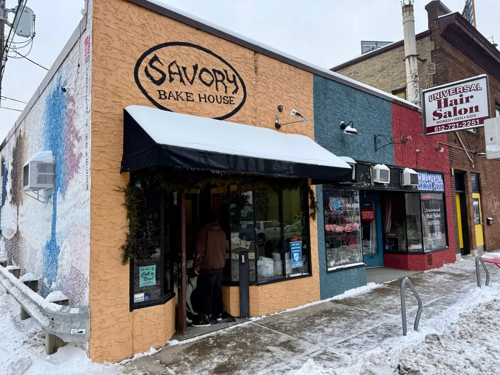 🥧 Front Porch Pies vegan bakery will take over the Savory Bake House space
