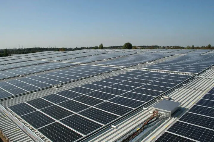 panneaux solaires au sol polycristallins