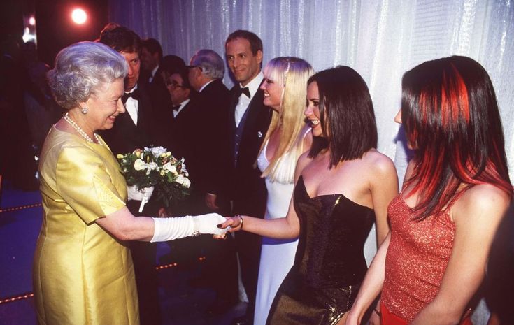 La Reina Isabel II ha muerto. Dios salve a la Reina.