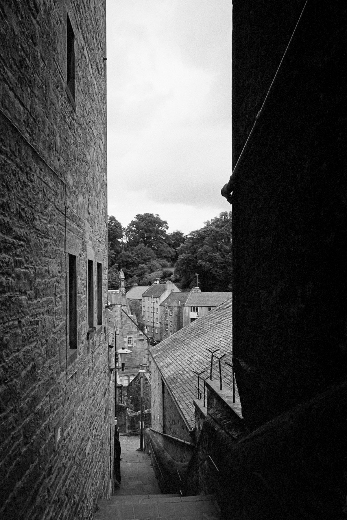 0723-Edinburgh-MP28mm-TX400-09.jpg