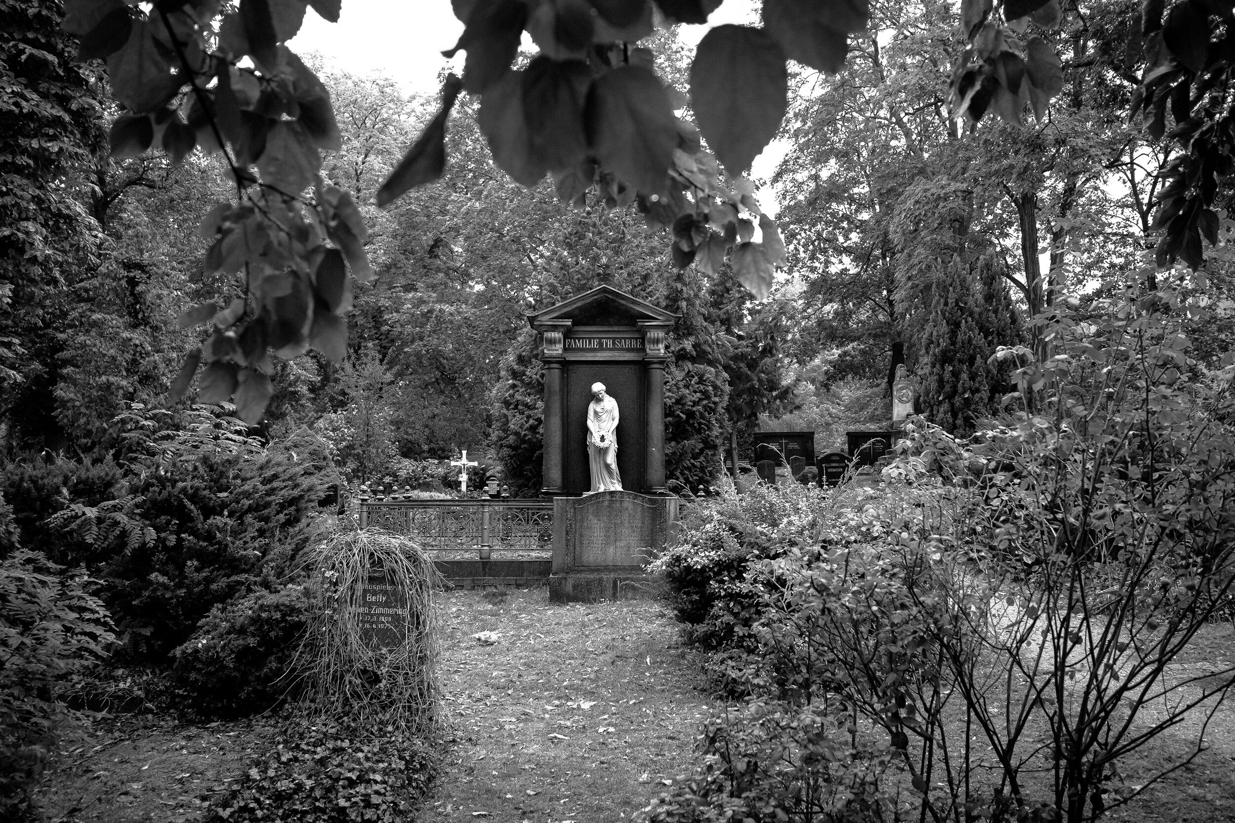Mitte-Cemetary-Berlin-2019-01.jpg