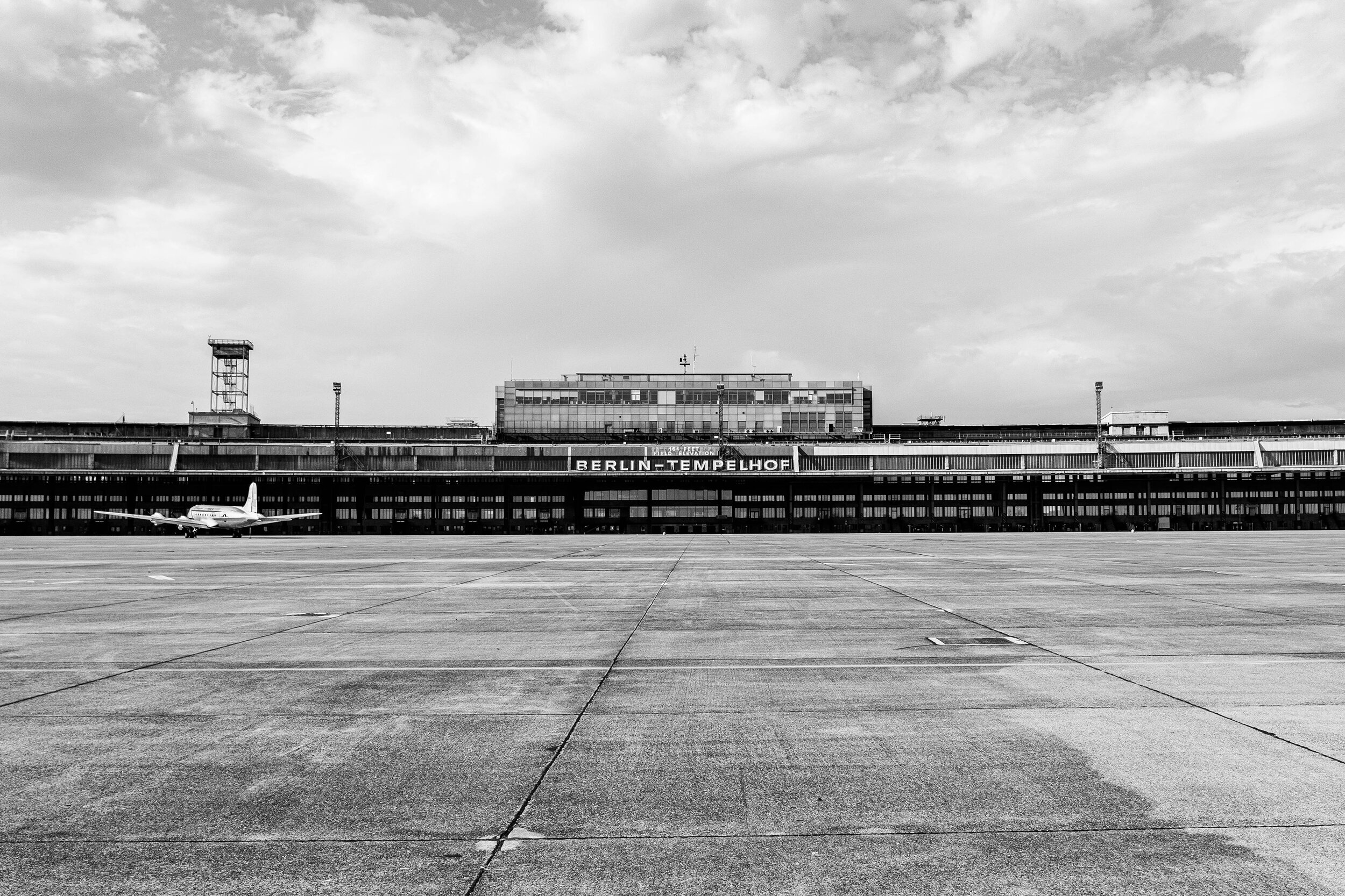 tempelhof-terminal-02 copy.jpg
