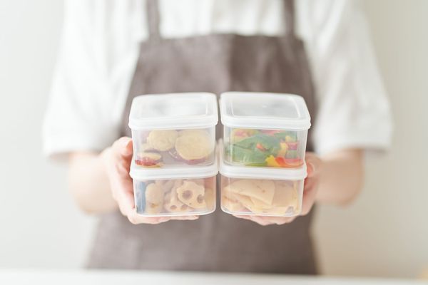 The Visual Hunger Protocol: Why I hide my 'red zone' snacks in opaque containers