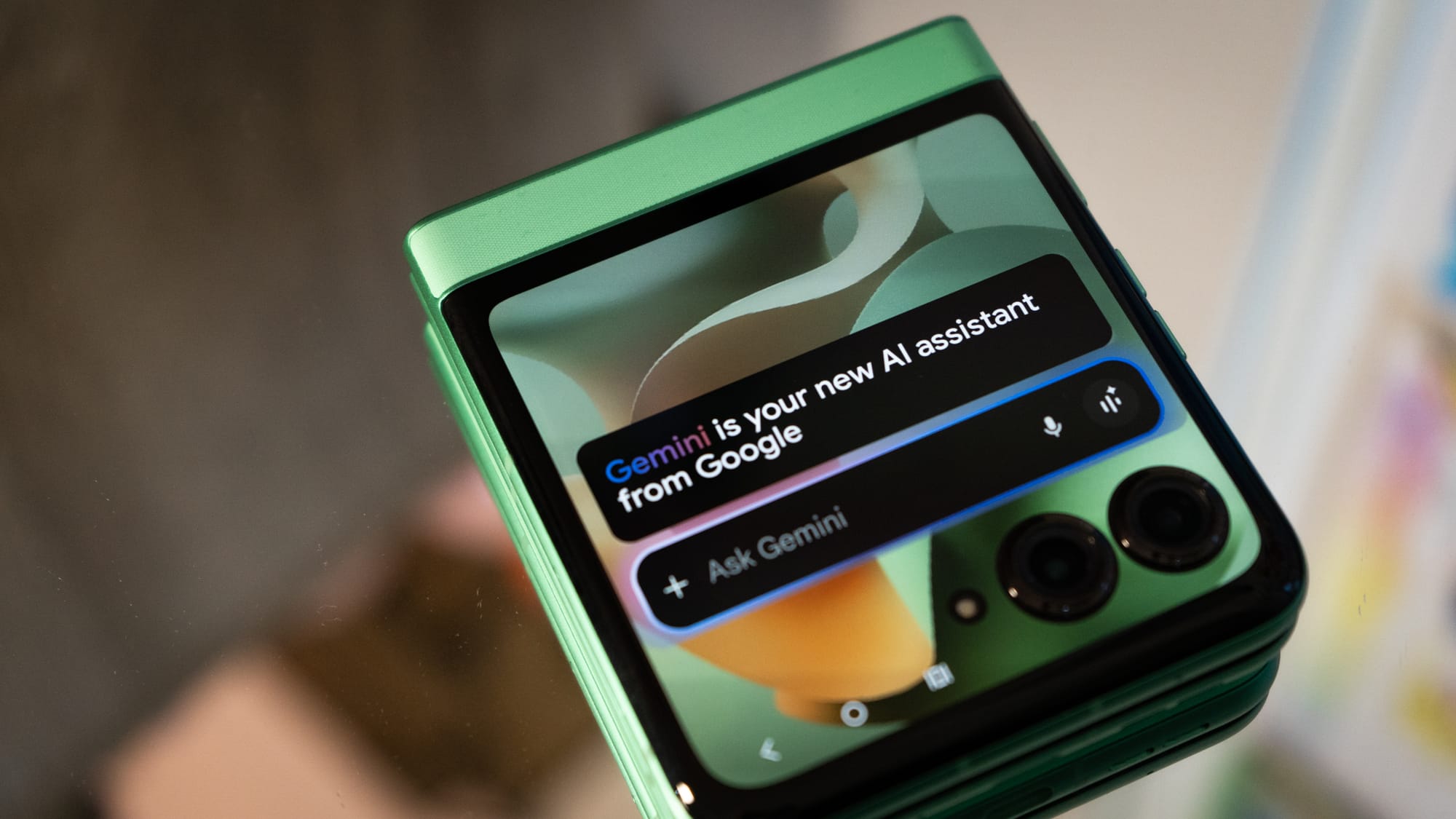 A photo of Gemini wanting to help on the Razr 2025.