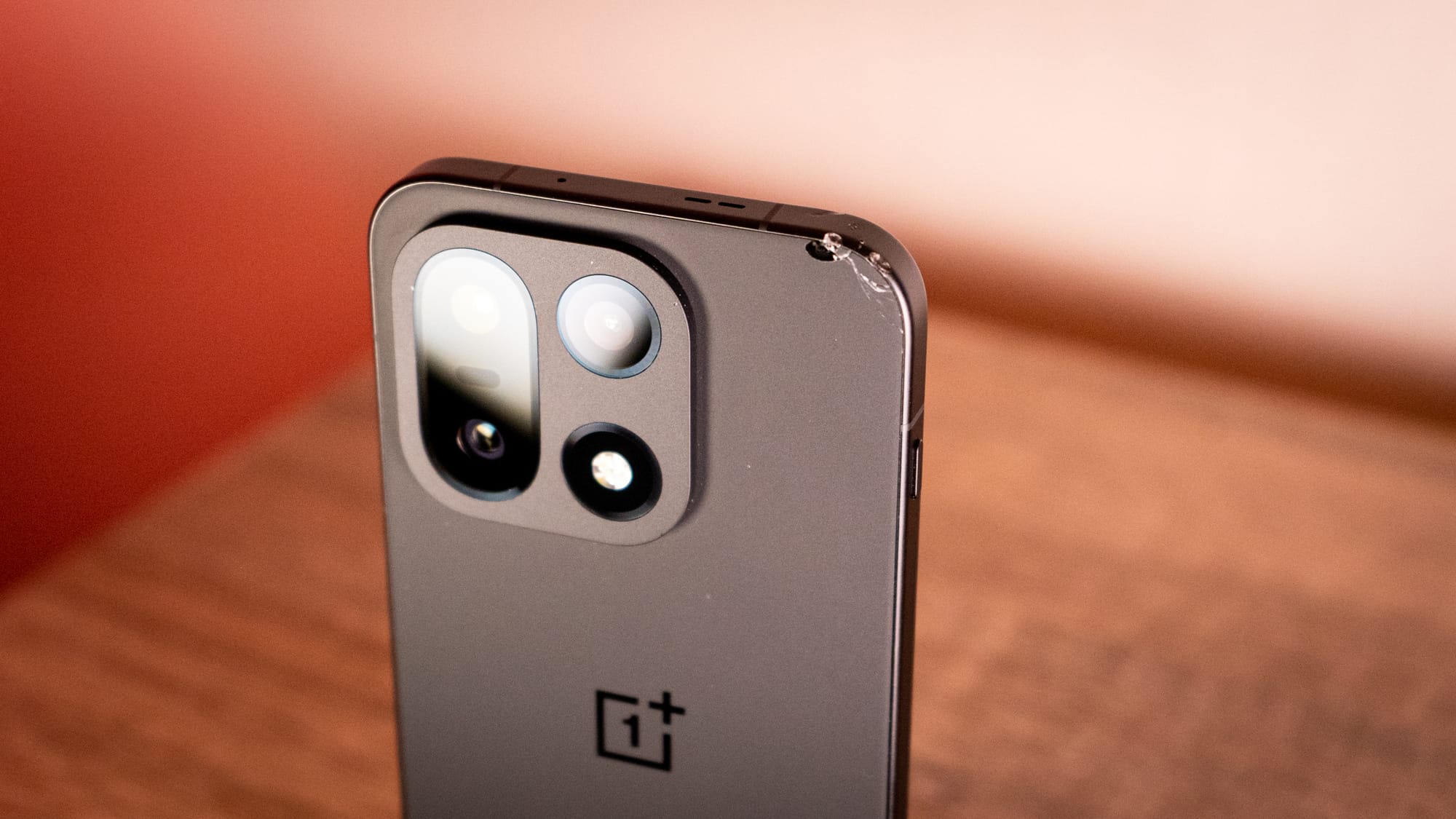 a photo of the damage sustained by the oneplus 15's corner