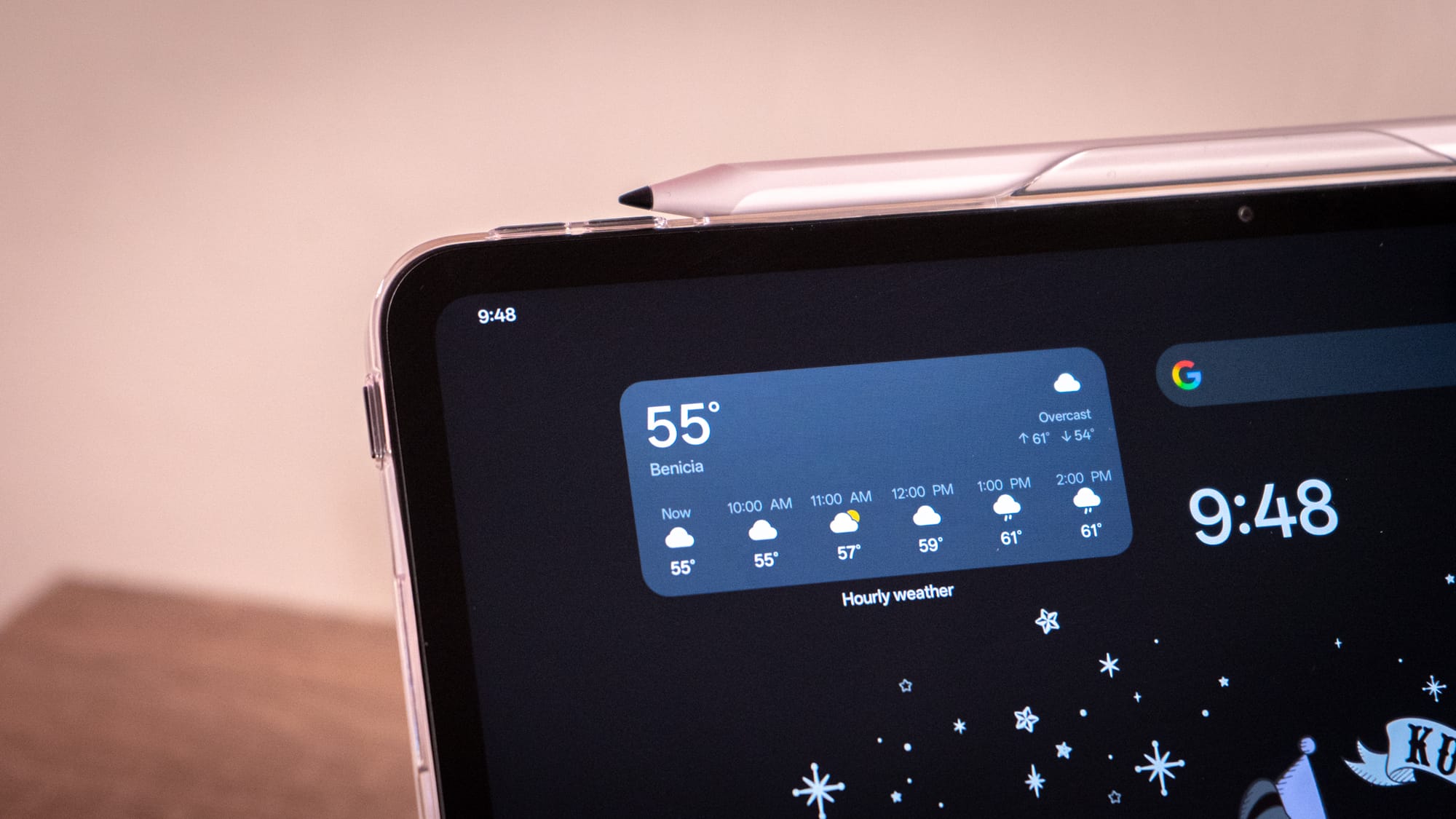 a photo of the stylus in the doc on the oneplus pad go 2 case