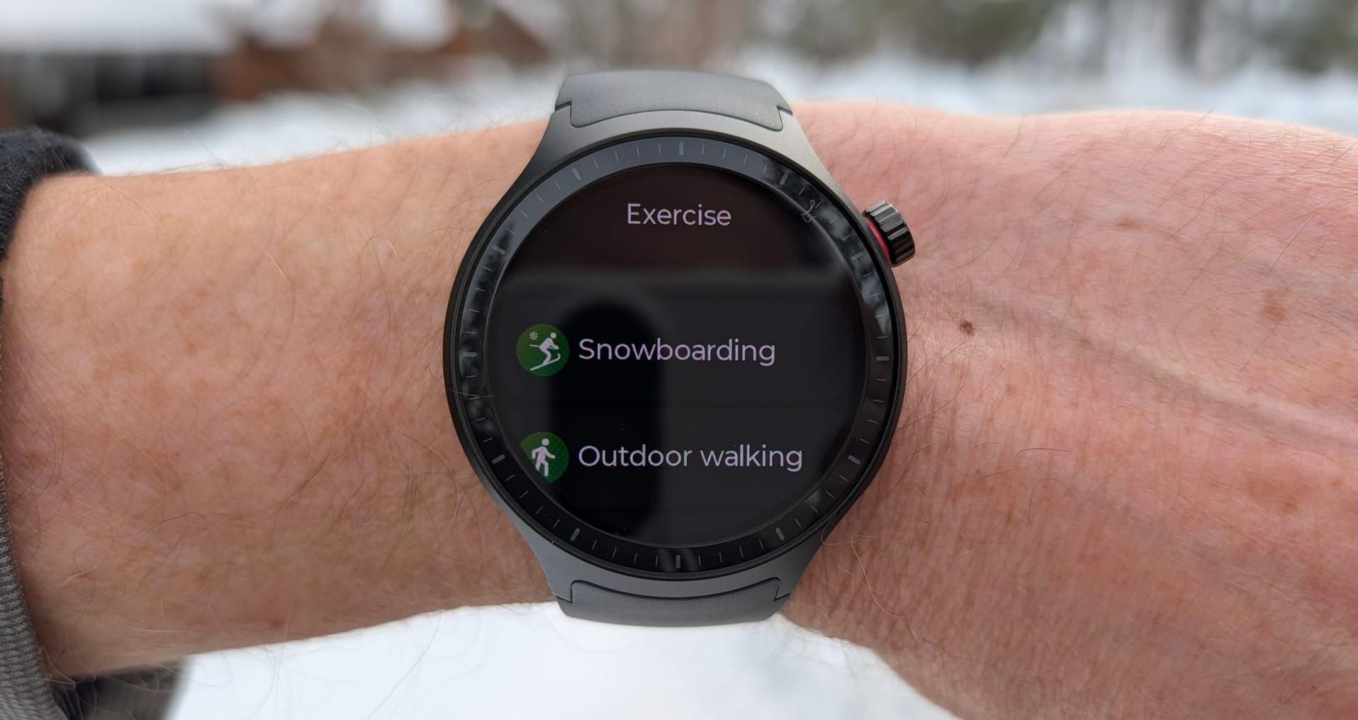 I tested Motorola's new Moto Watch on a snowboarding trip and came back frustrated