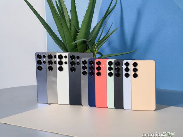 The Galaxy S25 Ultra and the Galaxy S25 in various colorways.