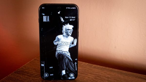 An image of the oneplus 15 standing upright