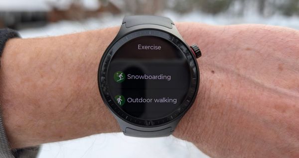 I tested Motorola's new Moto Watch on a snowboarding trip and came back frustrated