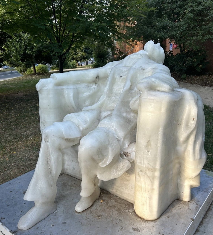 Estatua de Cera de Lincoln Derretida por Ola de Calor en Washington