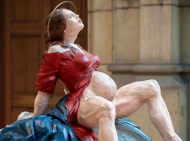 El Impacto de la Decapitación de una Escultura Religiosa en Austria