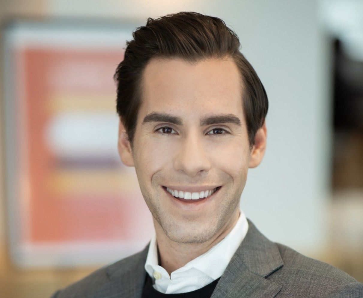 "SJM Seeking Soul Mate For Long Walks On The Beach" (+ Venture Capital For A Novel Dating App)