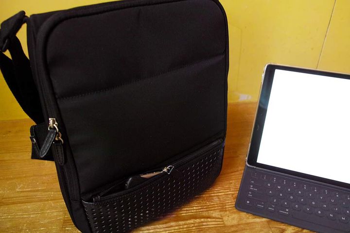 今話題の「mini」届く：ひらくPCバックmini