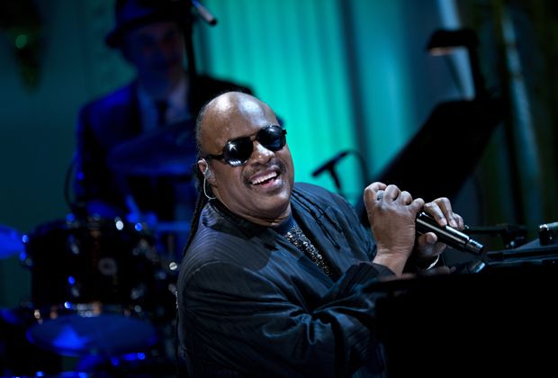 Stevie Wonder gibi görme engelli müzisyenlerin beyinlerinde neler oluyor?