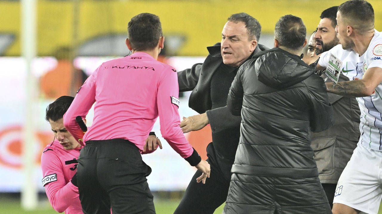 11 Aralık'ta Ankara'da yapılan Ankaragücü-Çaykur Rizespor maçının ardından sahaya inen Ankaragücü Başkanı Faruk Koca, hakem H