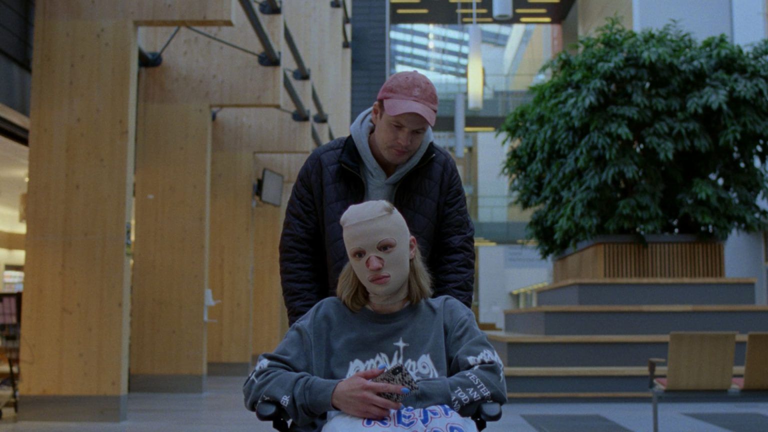SICK OF MYSELF (Kristoffer Borgli, 2022).