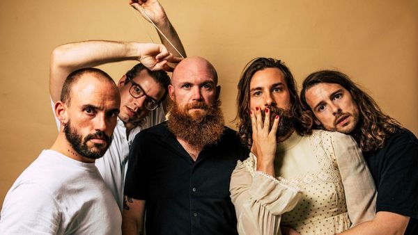 IDLES. Fotoğraf: Tom Ham.