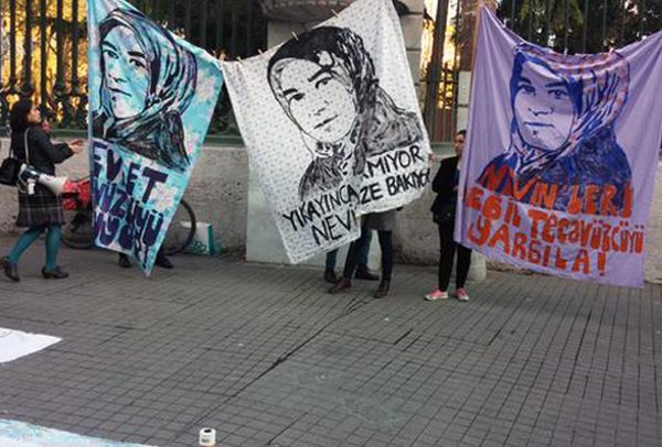 Yıkayınca çıkmıyor, Nevin size bakıyor