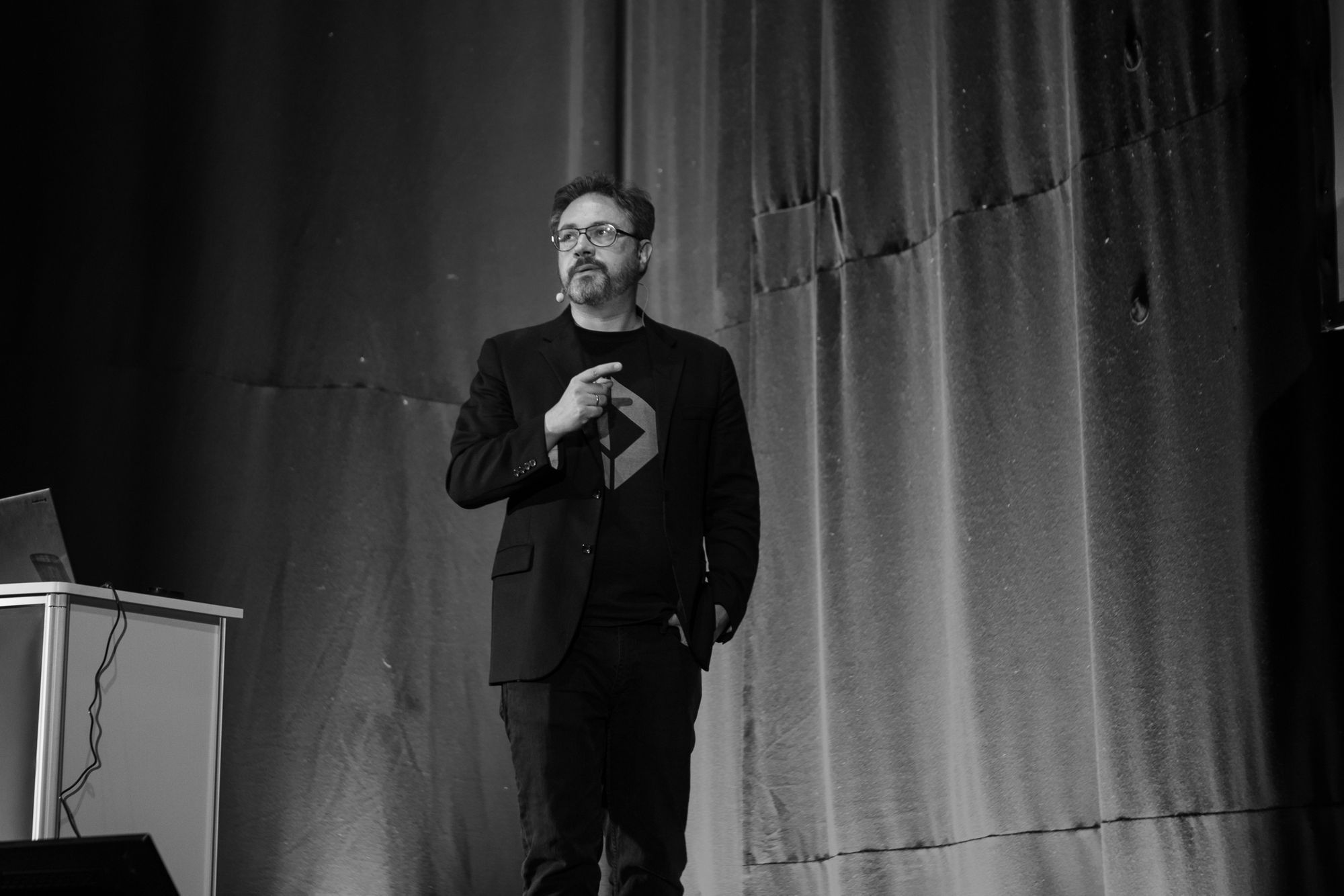 Composite as a monoid - a business rules example