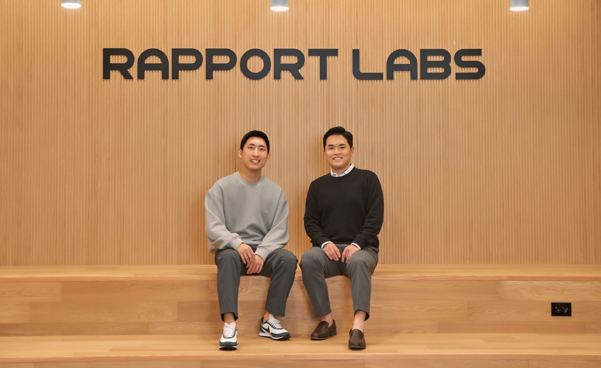 라포랩스 제품팀을 이끄는 홍주영, 사업팀을 이끄는 최희민 라포랩스 공동대표 사진. 레몬베이스는 최희민 대표(오른쪽)와 라포랩스의 성장과 성과관리에 대하여 이야기 나누었습니다. 라포랩스 제공.