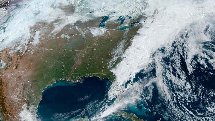 GOES-East visible satellite from this morning showing the atmospheric river feeding into the Northeast.