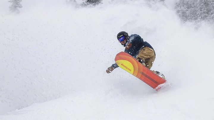 Tips up!  Possibly up to 10" more left to come in some spots by Sunday morning.  📷 Sugarloaf