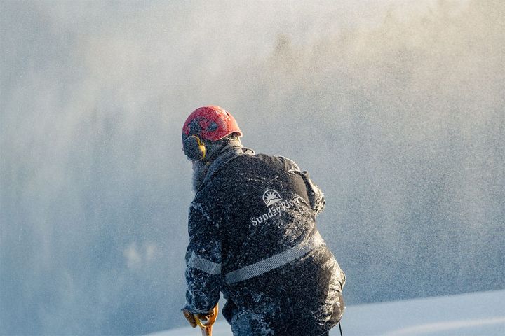 The heroes of the early season are no doubt the snowmakers.  📷 Sunday River