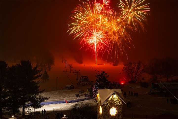 Ringing in the New Year with at least 18" of fresh snow at Holiday Valley.  📷 Holiday Valley