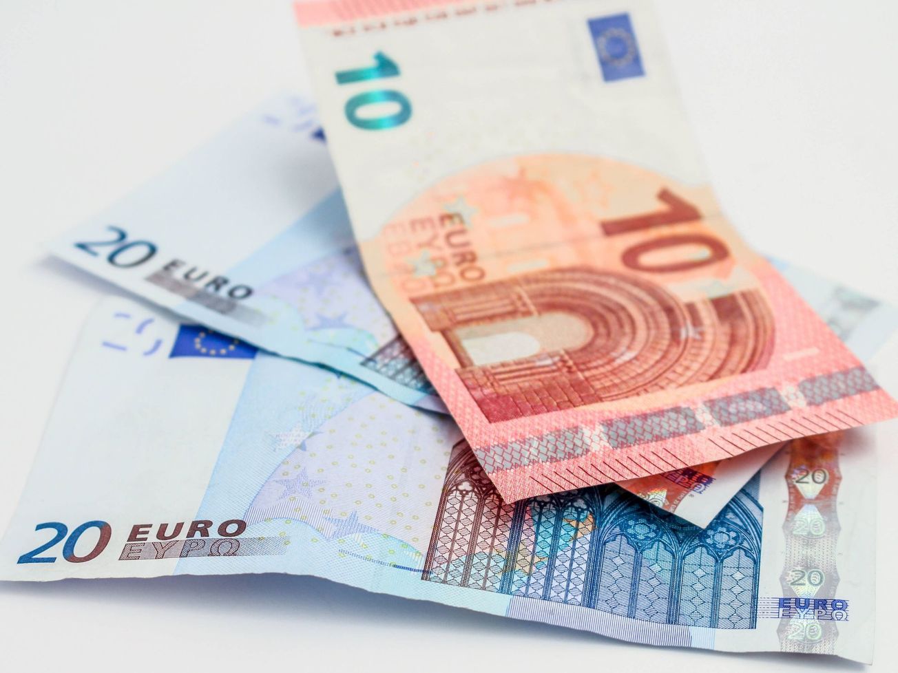 JUDIKATÚRA: Aplikovateľnosť slovenského zákona o sociálnom poistení na cudzích štátnych príslušníkov v zmysle pravidiel EÚ
