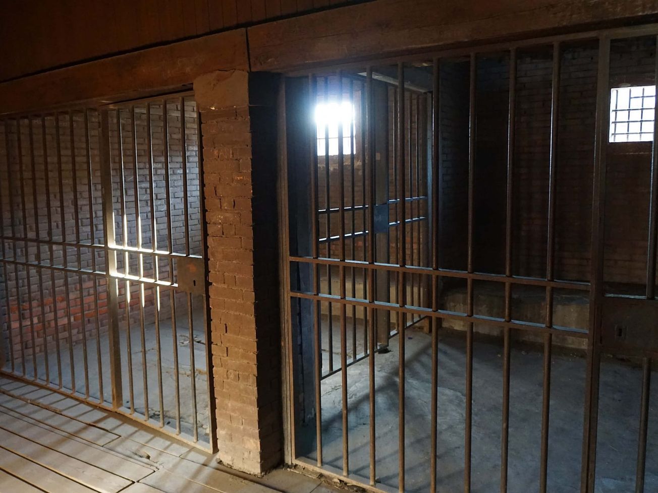 JUDIKATÚRA: Odôvodnenie nepovolenia návštevy v kolúznej väzbe súdom