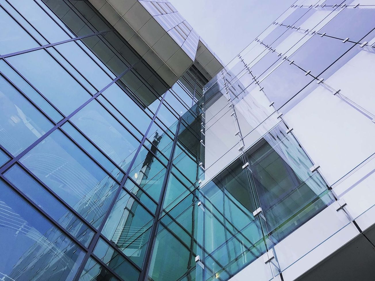 Zmena právnej formy obchodných spoločností a družstiev podľa novej legislatívy