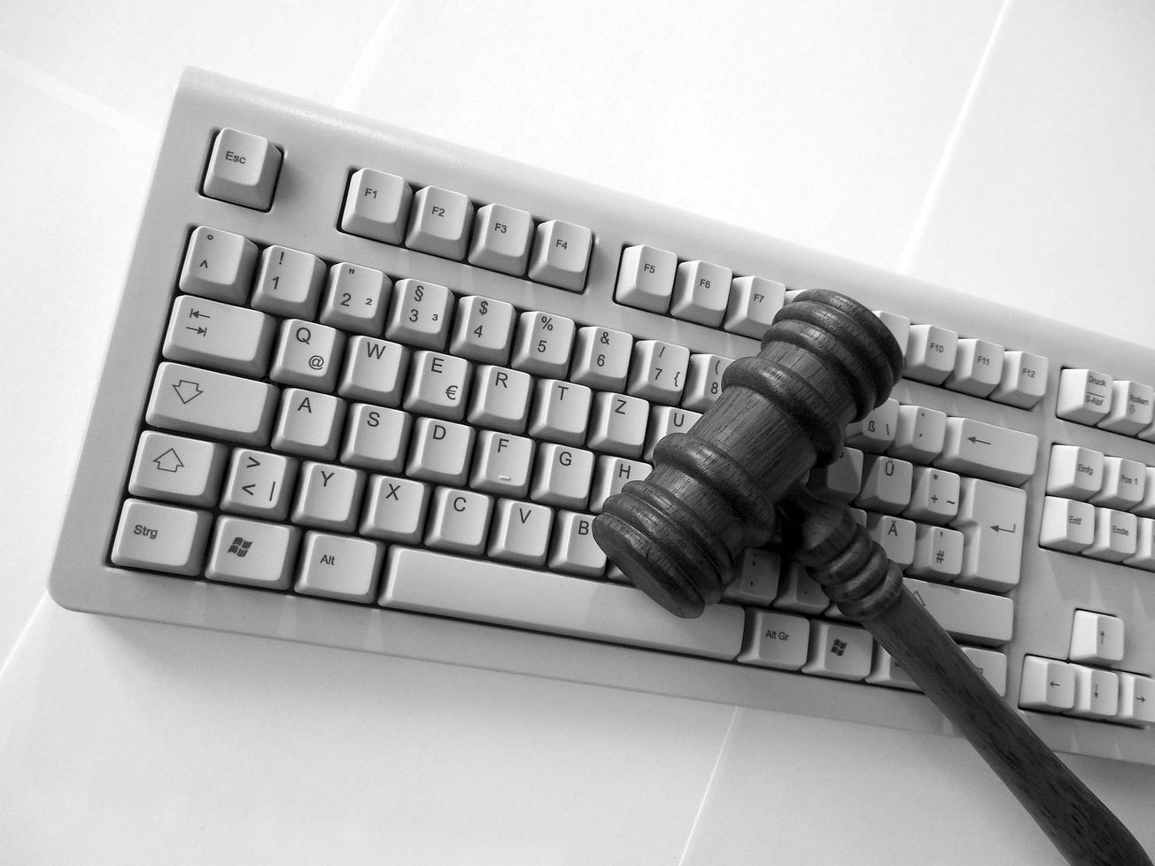 JUDIKATÚRA: Absolútne neplatná kúpna zmluva a vznik synalagmatického záväzku