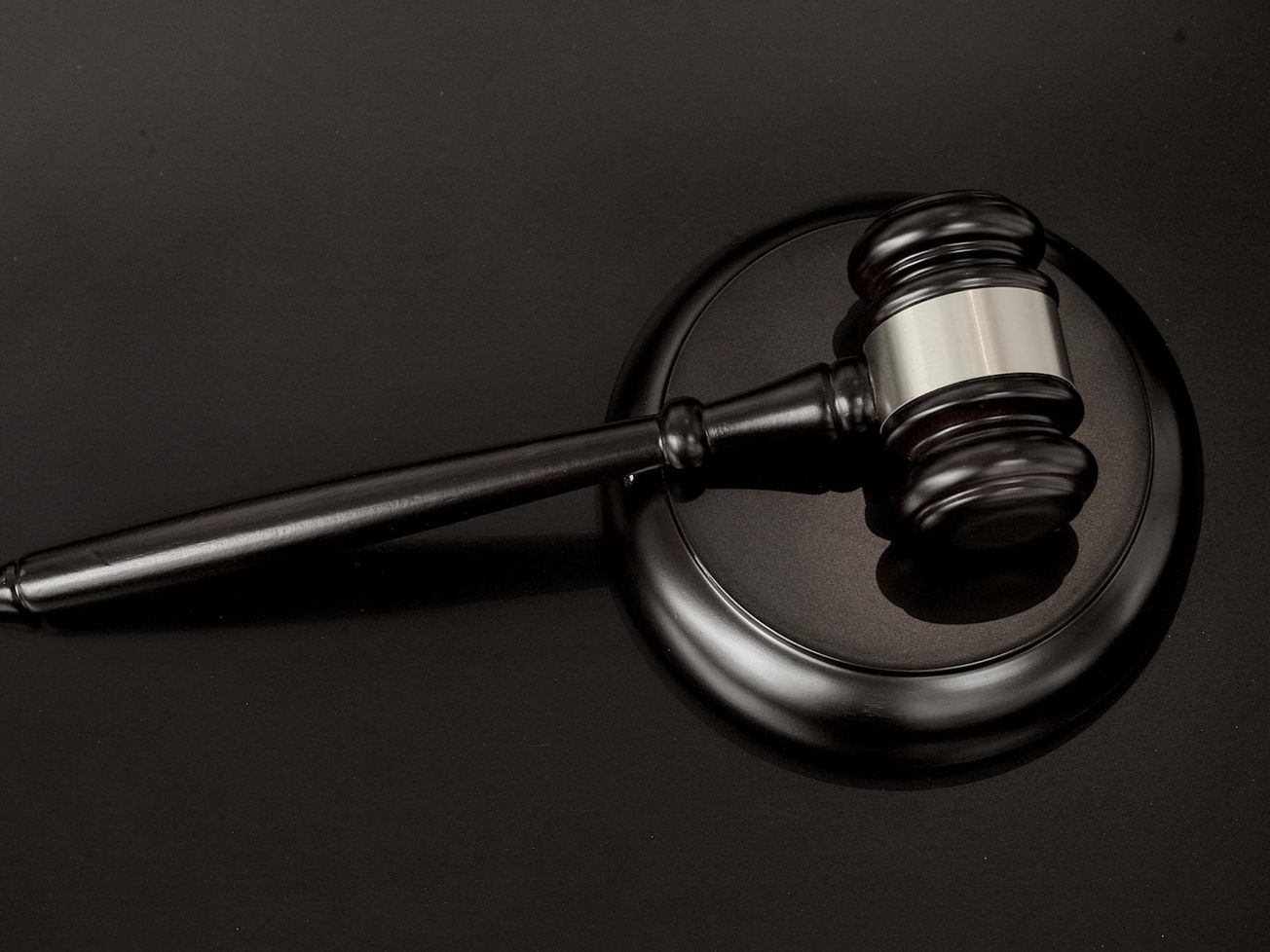 JUDIKATÚRA:  Vymedzenie povinnosti v neodkladnom opatrení