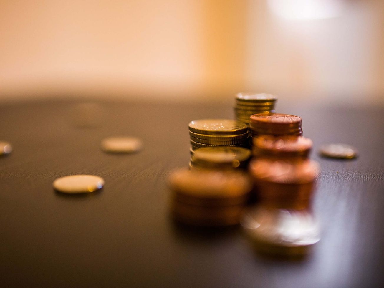 LEGISLATÍVA: Nové sumy rodičovského príspevku a sumy podľa zákona o pomoci v hmotnej núdzi