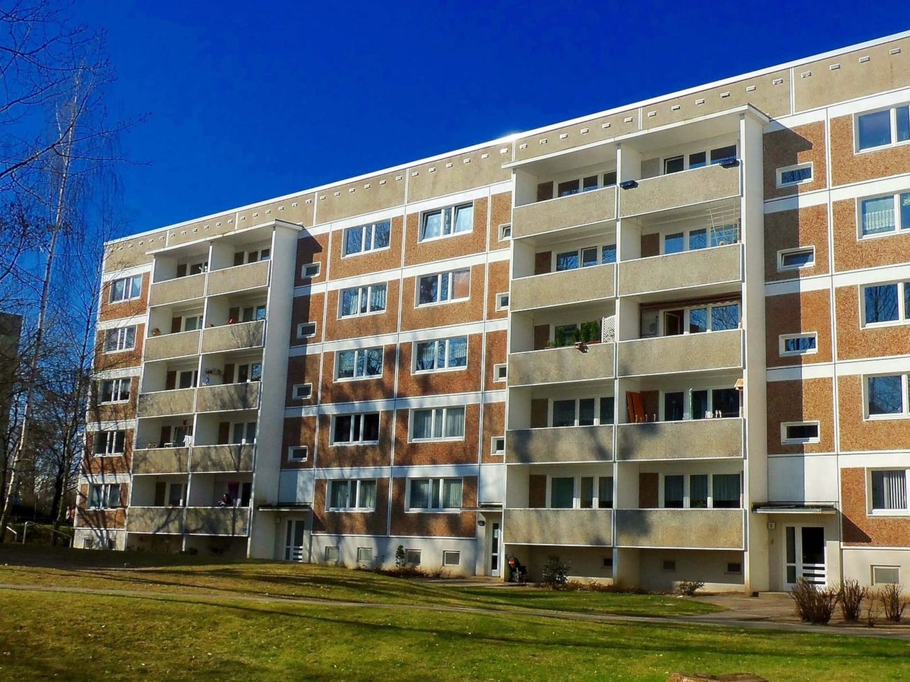 JUDIKATÚRA: Individuálne dojednané ustanovenie zmluvy o výkone správy medzi správcom a vlastníkmi bytov