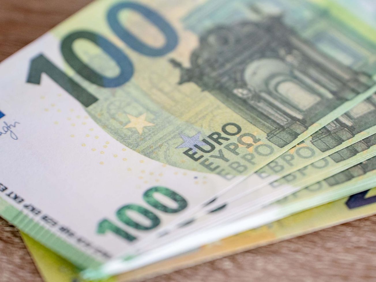 JUDIKATÚRA: Vymeriavací základ z náhrady mzdy pri neplatnom skončení pracovného pomeru